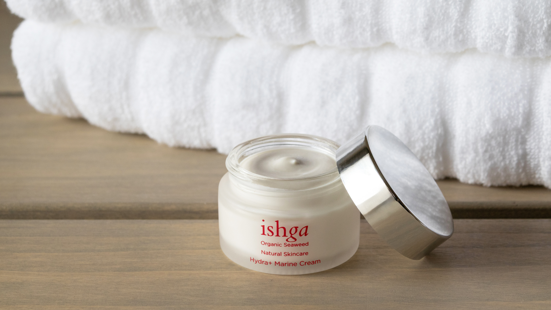 Embrace Autumn Radiance: How to Care for Your Skin as the Seasons Change