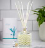 Diffuser with reeds